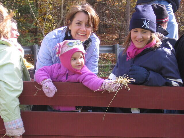 hayride mom n emily 1006.JPG