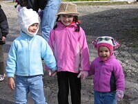 Taylor Catie n Emily 1006.JPG
